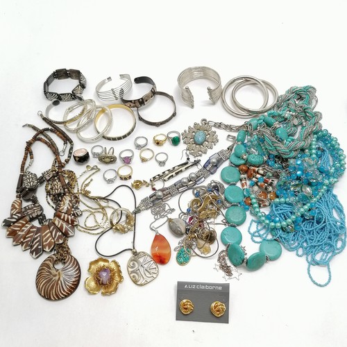 Lot 536       