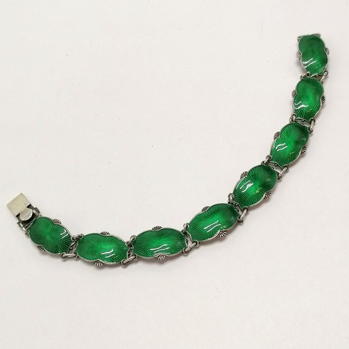 Lot 585       