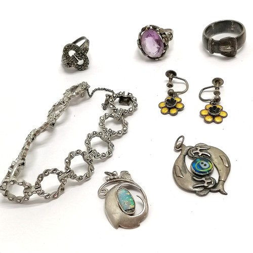 592 - Qty of silver jewellery inc Meka (Danish) enamel earrings, amethyst ring, buckle ring (size T½), unm... 