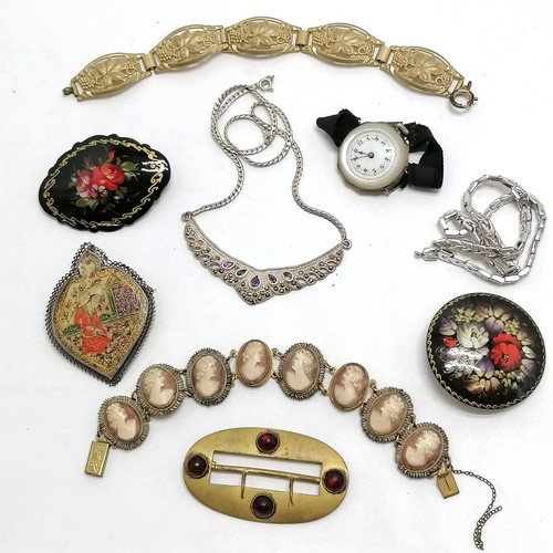 745 - Qty of jewellery inc hand carved cameo gilt metal bracelet, 2 x Palekh brooches, Islamic hand painte... 