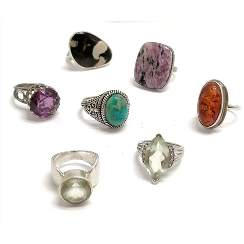 749 - 7 x silver stone set rings (2 unmarked) inc amber, CRYS etc - total weight 53g