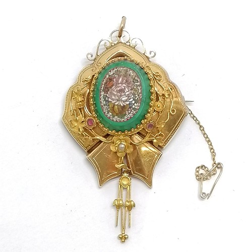 754 - Antique unmarked gold brooch & earrings set with micro mosaic panels mounted on green glass - brooch... 