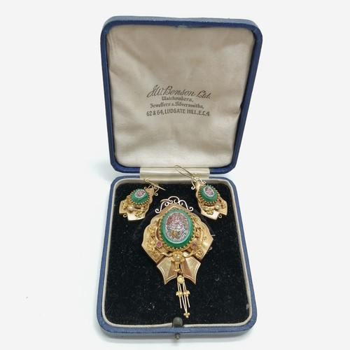 754 - Antique unmarked gold brooch & earrings set with micro mosaic panels mounted on green glass - brooch... 