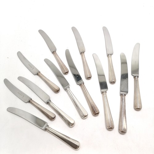 442 - Set of 12 silver plated large and small dinner knives by Bexfield Sheffield