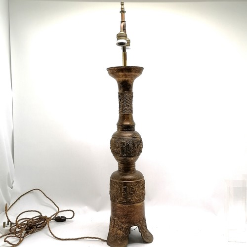 54 - Oriental / Chinese bronze lamp with gilt finish - 99cm high