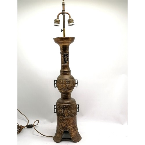 54 - Oriental / Chinese bronze lamp with gilt finish - 99cm high