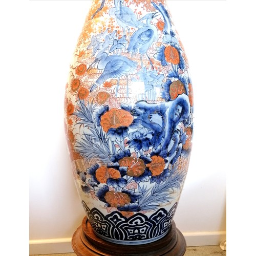 55 - Very large antique Japanese imari patterned vase (both sides decorated with birds / flowers / tree) ... 