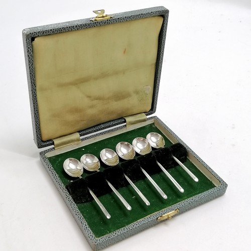 1003 - 1943 silver set of 6 coffee spoons by James Dixon & Sons Ltd in a case - spoons 8.7cm & 32.9g total