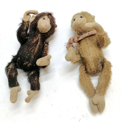 7 - 2 x antique jointed apes with poseable hands and glass bead eyes with mohair & felt bodies (15cm lon... 