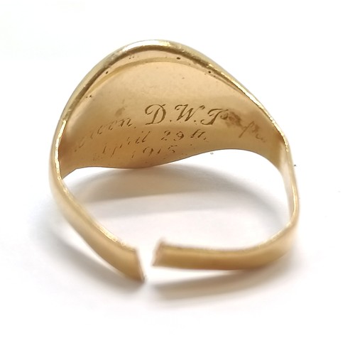 655 - Antique unmarked gold (touch tests as 18ct) seal signet ring (a/f) - 4.6g