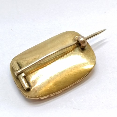 658 - Antique unmarked gold in memorial hair locket brooch - 1.8cm across & 5.1g total weight