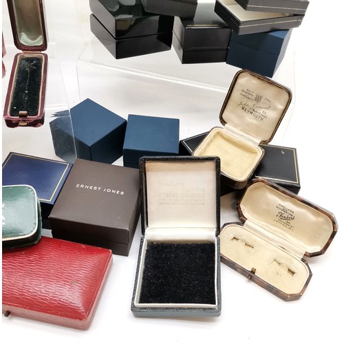 737 - Qty of vintage & antique jewellery & watch boxes inc brooch, cufflink & ring boxes, Antrolus etc