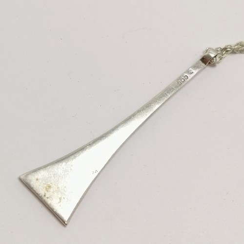 770 - 1978 silver enamel pendant (5.5cm) by Alastair Norman Grant on a silver 48cm chain ~ total weight 8.... 