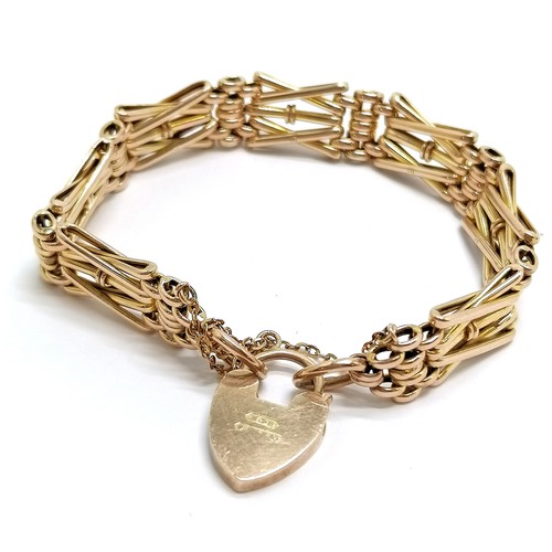 880 - Antique 9ct marked gold gate bracelet with heart padlock clasp - 17g