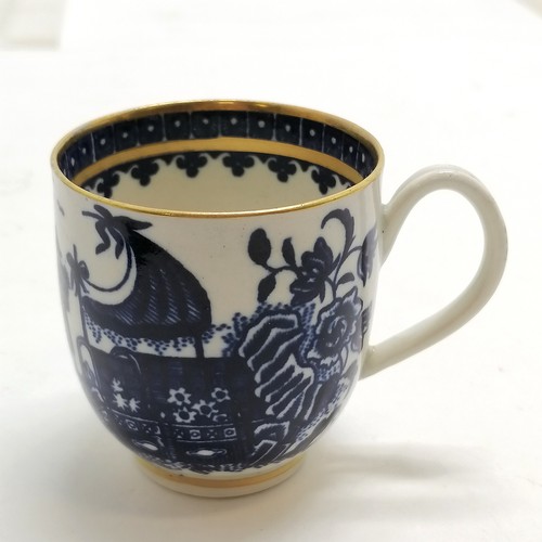 115 - c.1785 Worcester coffee cup with chinoiserie pattern & blue numeral 5 'oriental' mark to base - 6cm ... 