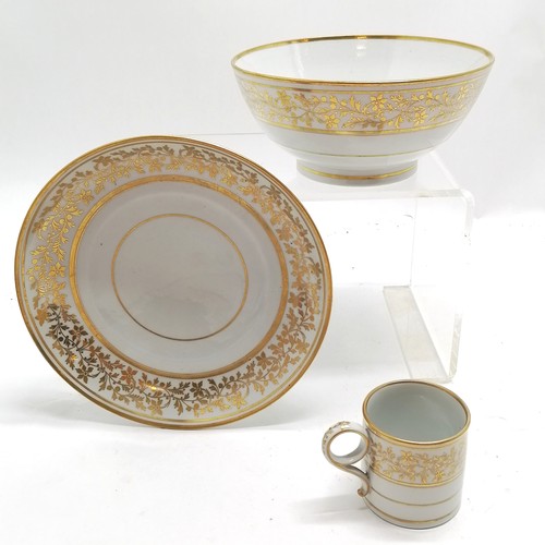 117 - c.1800 Worcester : Barr and Flight slop bowl + stand t/w coffee can decorated with gold borders ~ bo... 