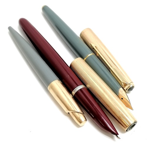 152 - 3 vintage Parker pens, 1 with 14ct gold nib T/W Parker pen box - red pen A/F