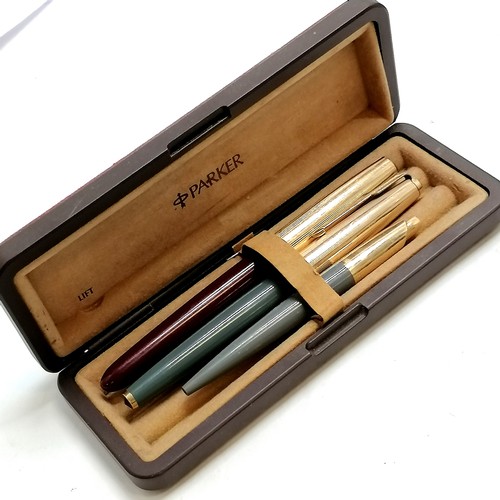 152 - 3 vintage Parker pens, 1 with 14ct gold nib T/W Parker pen box - red pen A/F