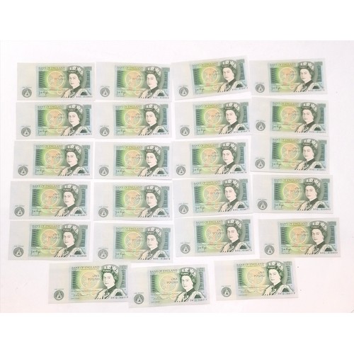 295 - England c.1978 consecutive run of 20 x £1 Newton banknotes B30 t/w c.1981 consecutive run of 3 x £1 ... 