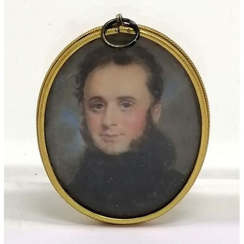 320 - Antique Georgian portrait miniature of a gentleman with brooch / pendant mount - 5.5cm drop