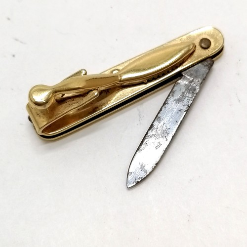 321 - Qty of oddments inc Richards (Sheffield) penknife tieclip, ethnic bone cross, Ardennes American ceme... 