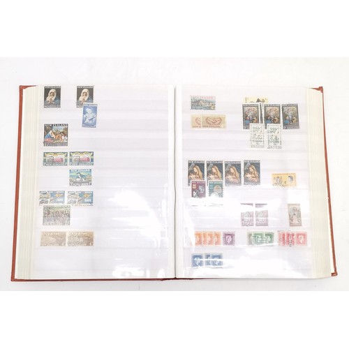 356 - Tan SG stockbook with collection / qty of used New Zealand stamps (QV-QEII)