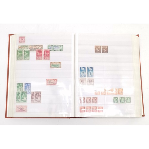 356 - Tan SG stockbook with collection / qty of used New Zealand stamps (QV-QEII)