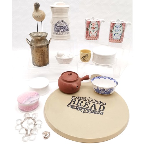 364 - Collection of assorted items to include Moira pottery bread board, 30 cm diameter, blue stilton jar ... 