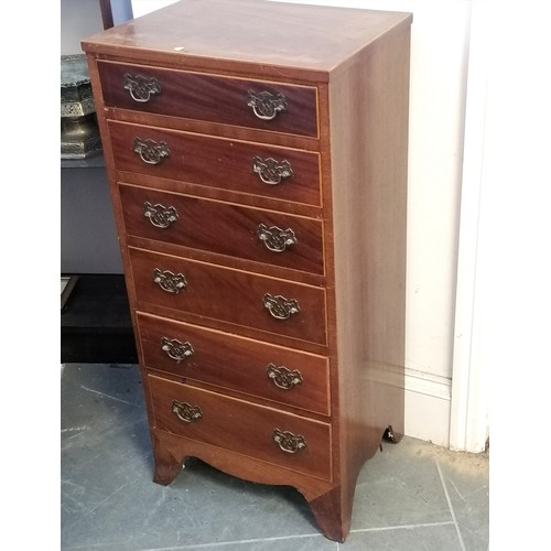 488 - Georgian style chest of 6 short drawers, with string inlay decoration, on splayed bracket feet. 46 c... 