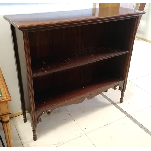 493 - Antique mahogany bookcase, with C scroll detail and turned supports, 130 cm wide, 40 cm deep, 115 cm... 