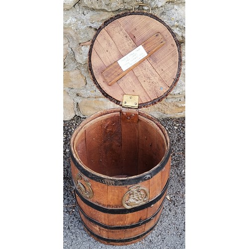 592 - Interesting oak barrel made into a stool, previously contained, copper sulphate, 32 cm diameter, 42 ... 