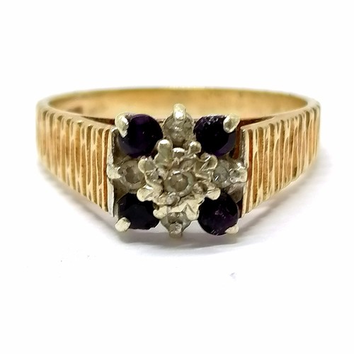 854 - 9ct hallmarked gold sapphire & diamond ring with bark effect shoulders - size O & 3.4g total weight