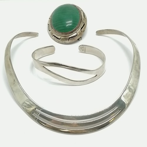 856 - 3 x Mexican silver marked bangle, collar & brooch / pendant (5cm drop & set with malachite) - total ... 