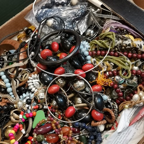 862 - 2 boxes of costume jewellery inc gold tone collar etc ~ 9.6kgs total weight - SOLD ON BEHALF OF THE ... 