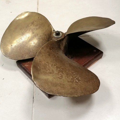 170 - Bronze mounted boat propeller no. P6020-57cm diameter