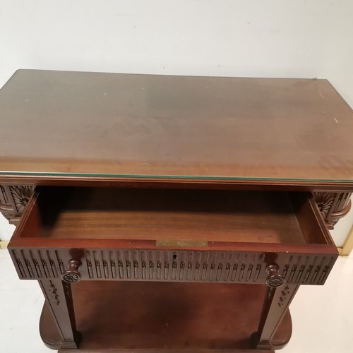 249 - Antique mahogany single drawer console table with glass top, legs with carved and reeded decoration,... 