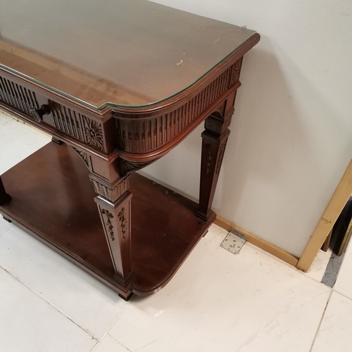 249 - Antique mahogany single drawer console table with glass top, legs with carved and reeded decoration,... 