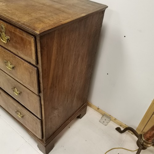 285 - Antique walnut chest of 2 short and 3 long crossbanded graduated drawers, on bracket feet, 99 cm wid... 