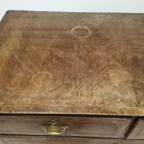 285 - Antique walnut chest of 2 short and 3 long crossbanded graduated drawers, on bracket feet, 99 cm wid... 