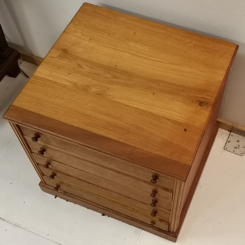 289 - Vintage Oak Collector's cabinet fitted with 5 sliding drawers fitted with glass tops, 50 cm wide, 47... 