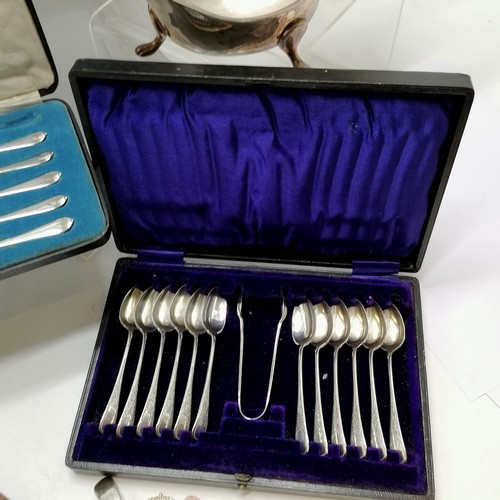 299 - Cased silver plated 12 place setting fish eater / server set in original fitted box by John Sanderso... 