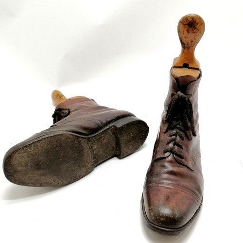 301 - Pair of vintage tan leather boots with original trees size 6 (30cm long x total height 29cm)