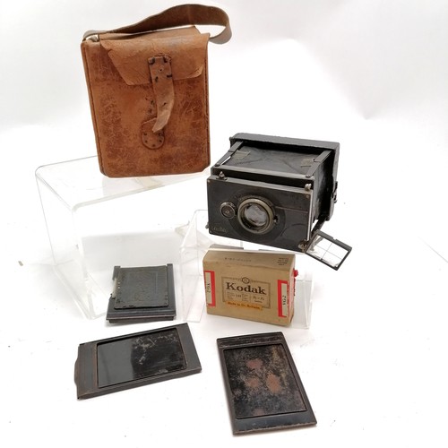 493 - Carl Zeiss Jena Nr 367925 Tessar 1:4,5 f=12cm antique camera with original carry case (with obvious ... 