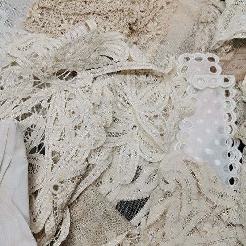 113 - Various Victorian lace sleeves, collars and hankerchiefs