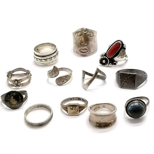 550 - 12 x silver rings (2 unmarked) inc double spinner by CHWEB, coral set, labradorite, Niello crab, wis... 