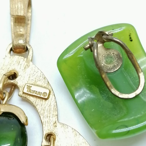 574 - Trifari large gold tone green bead pendant (13cm) t/w pair of West German green plastic clip-on earr... 