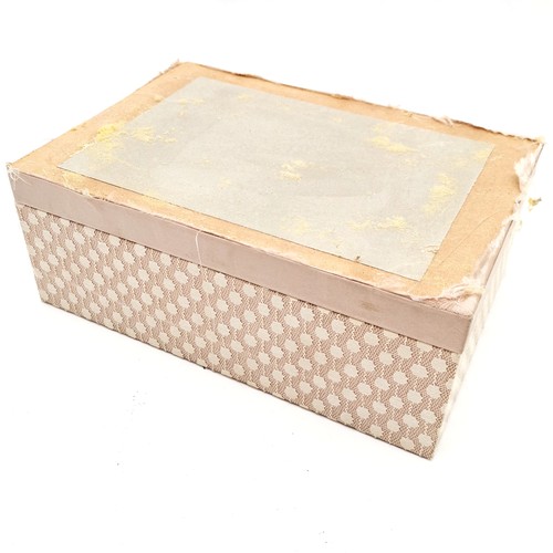 784 - Qty of costume jewellery in a fabric covered box (a/f)