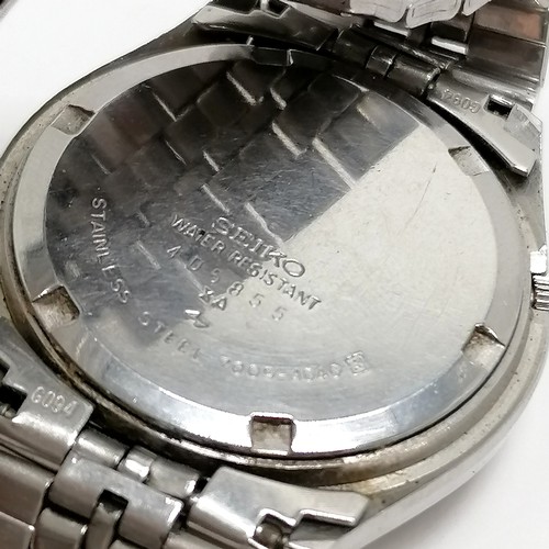 803 - 2 x vintage Seiko 5 automatic wristwatches in stainless steel 34mm cases - both running BUT WE CANNO... 