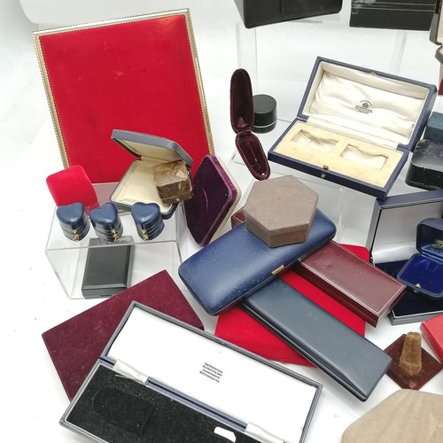 818 - Qty of vintage / antique jewellery & watch boxes inc Bravingtons, Mappin & Webb etc t/w 2 x red ease... 