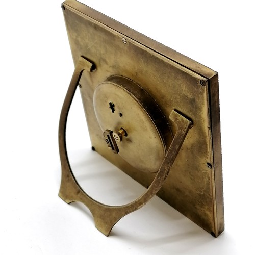 836 - Antique Mappin brass easel stand travel clock (10cm square & 457g total weight) t/w 2 leather cased ... 